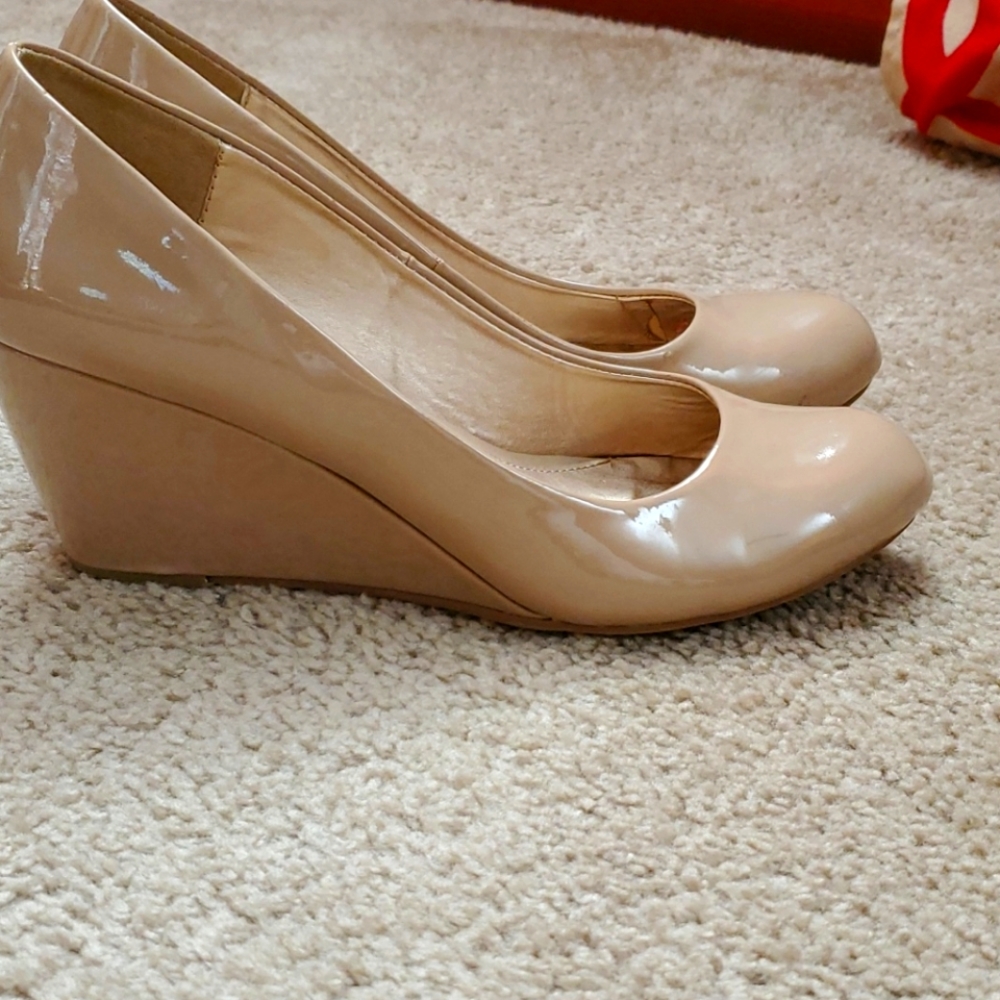 Wedge heels